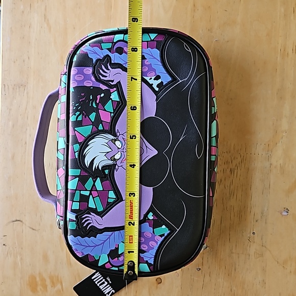 DISNEY URSULA COSMETIC CASE - Picture 9 of 13
